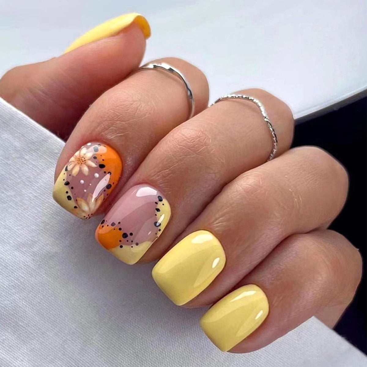 Square Press on Nails Short Yellow Full Cover Fake Nails Press ons Flower Polka Dots Glue on Nails Glossy False Nails Artificial Stick on Nails for Women 24Pcs