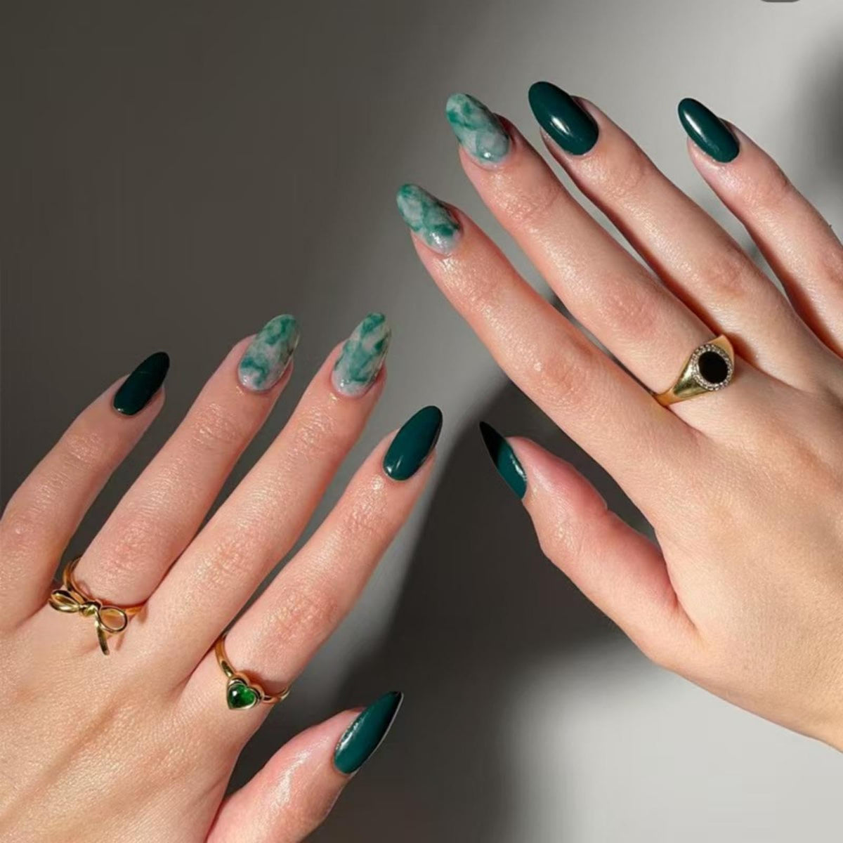Green Press on Nails Medium Almond Fake Nails Glossy False Nails with Design Marble Glue on Nails Reusable Artificial Acrylic Nail Full Cover Stick on Nails for Women Girls Manicure 24Pcs