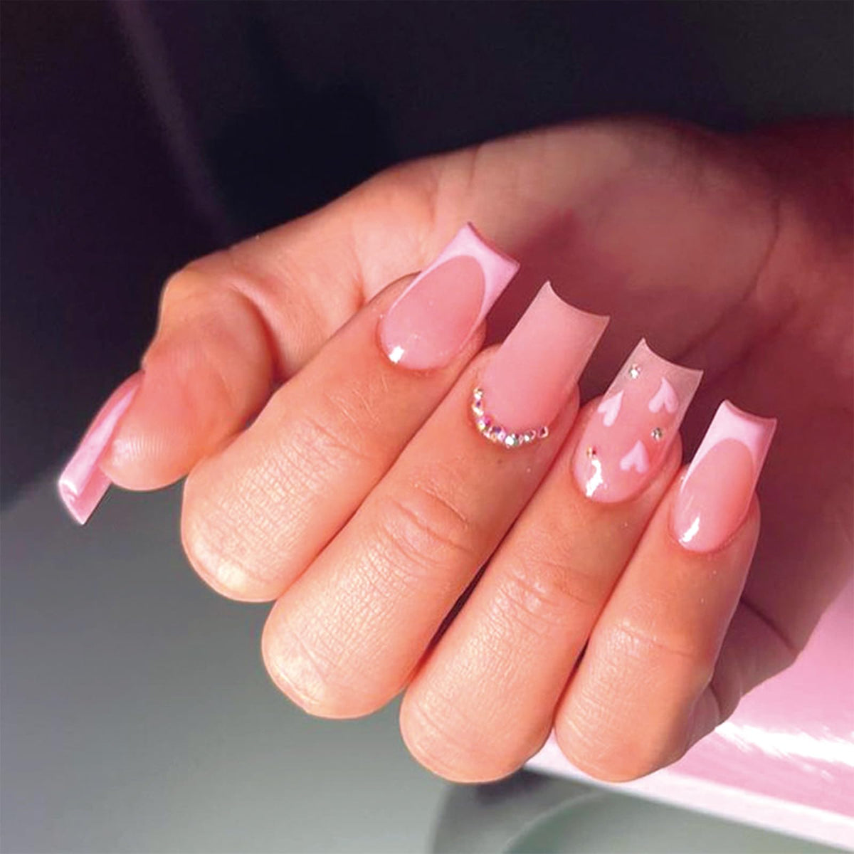 SINHOT French Tip Press on Nails Medium Coffin Fake Nails Rhinestones Acrylic Nails Glossy Glue on Nails Ballerrina Cute Heart Artificial Nails Stick on False Nails with Design 24 pcs