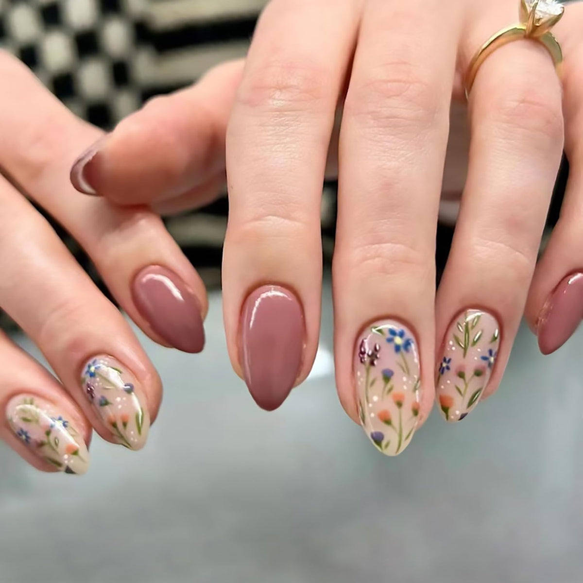 Almond Press on Nails Short Fake Nails With Flowers Designs Brown False Nails Glossy Full Cover Stick on Nails Acrylic Glue on Nails Floral Artificial Nails for Women 24Pcs