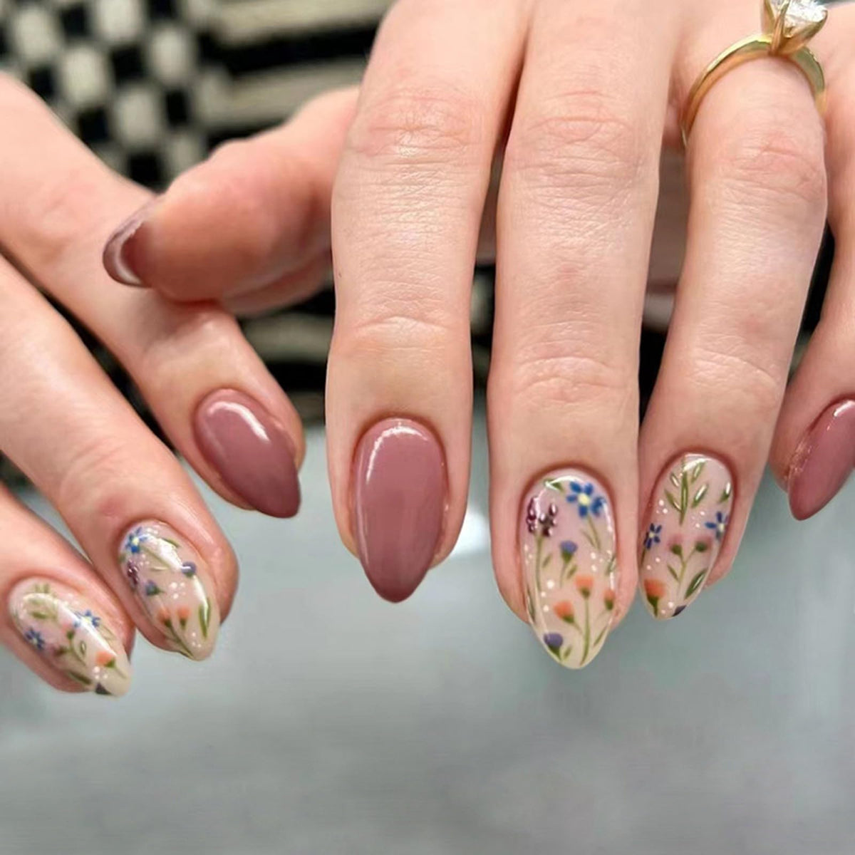 30Pcs Autumn Flower Fall Nails Press On - Brown Short Nails Press On - Gloss Floral Almond Press On Nails - Reusable Full Cover Acrylic Fall Nails Glue On for Women Nails Art DIY