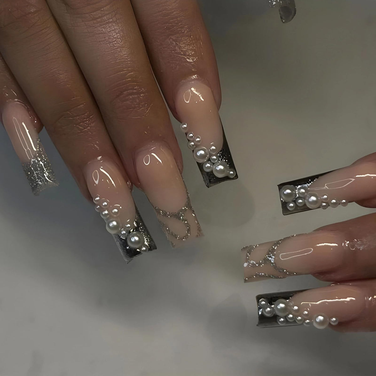 MISUD Press on Nails Long Square Fake Nails Glossy Glue on Nails White French Tip Acrylic Nails Bling Glitter Squoval Artificial Nails Pearl Flower Bow Stick on False Nails with Design 24 pcs